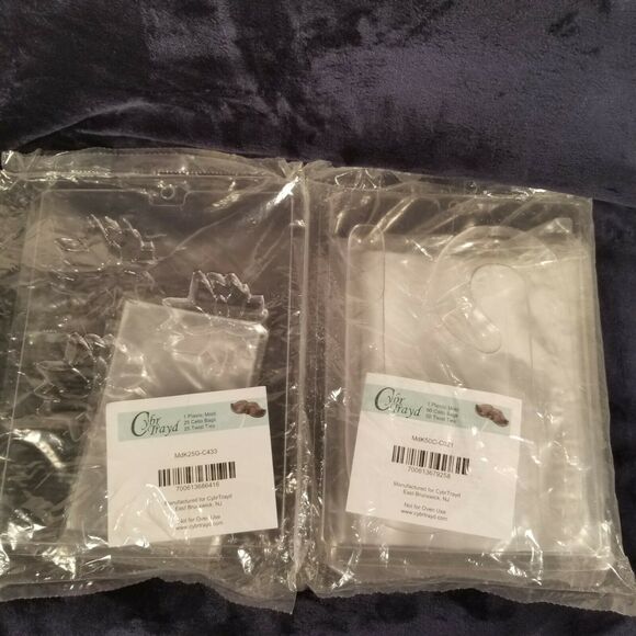 Cybrtrayd Christmas Candy Cane Poinsettia Molds Mdk25G-c433 Mdk50c-c021 - Picture 7 of 7